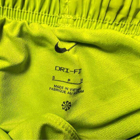 Nike Women’s Sporty Athletic Gym Wear Running  Dri-FIT Tempo Shorts  Size S - Picture 9 of 12